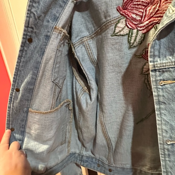 TNA Jean Jacket with Rose hand stitches - Picture 9 of 11